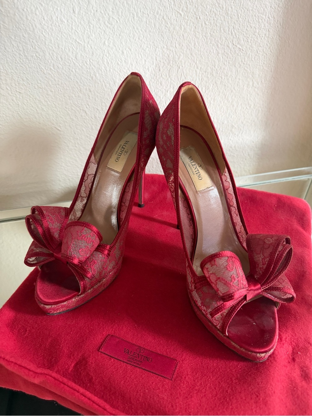 Valentino Red Lace Bow Heels 39.5 Valentino Lace Heels 9.5 with dust bag